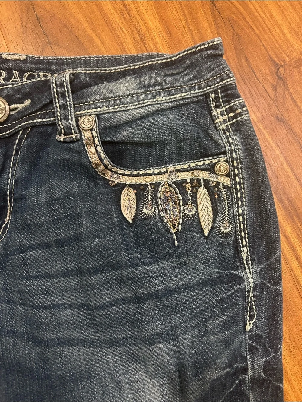 Grace in La Bootcut Women’s Cowgirl Rodeo Feathered Jeans 28 Wash Fade